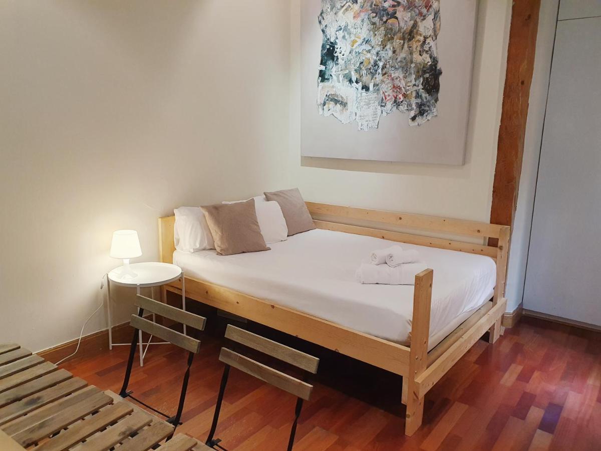 Enjoy A Cosy Studio In Malasana Bar マドリード エクステリア 写真