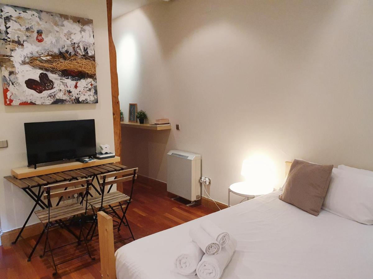 Enjoy A Cosy Studio In Malasana Bar マドリード エクステリア 写真
